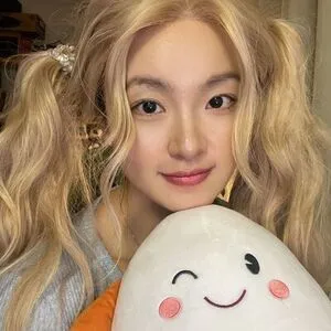 Profile picture of Joy (HotCrossBunTV) - Smelly Queen